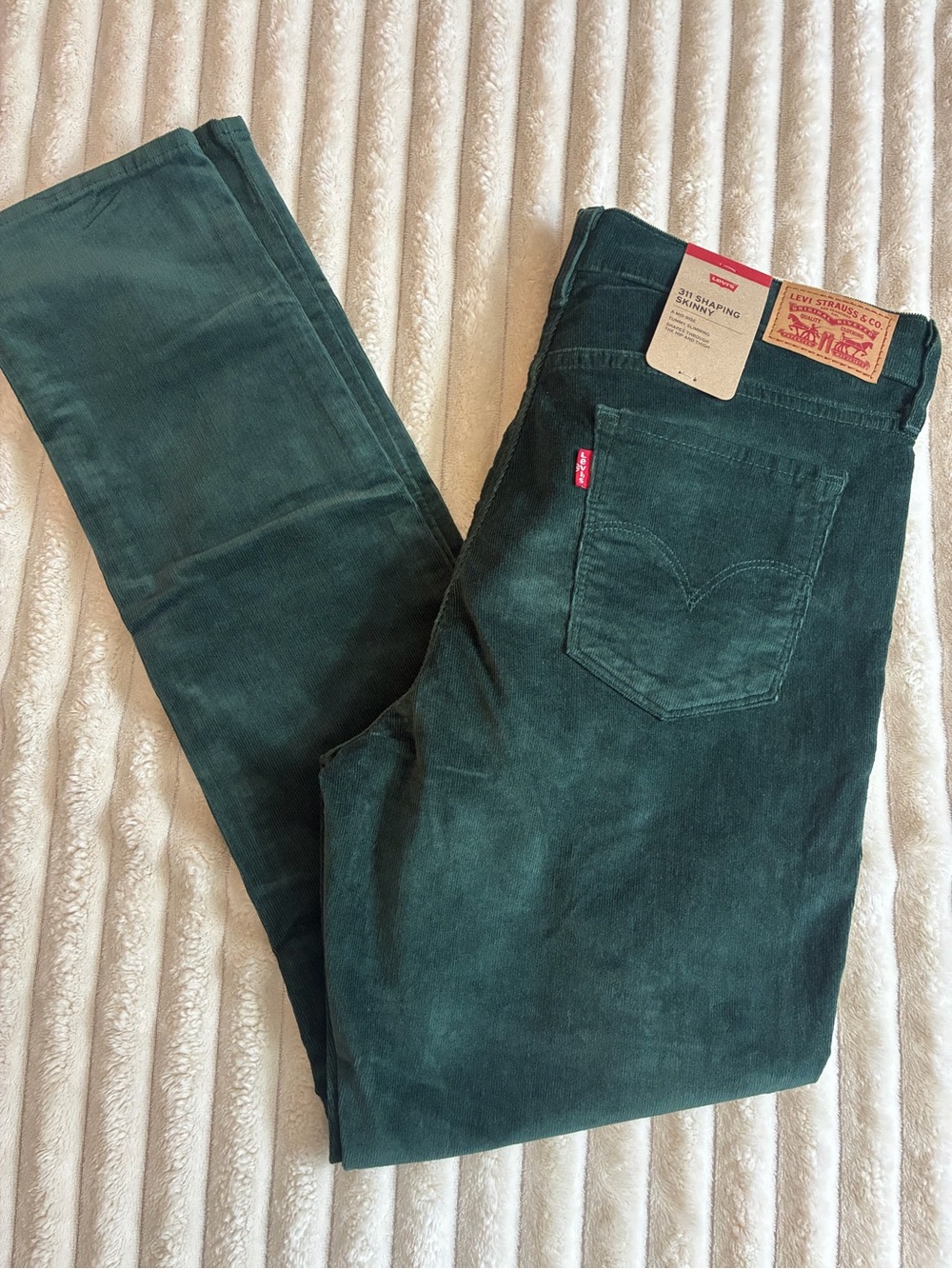 Levi’s 311 Shaping Skinny Corduroy Pants Forest Green NWT 31x30